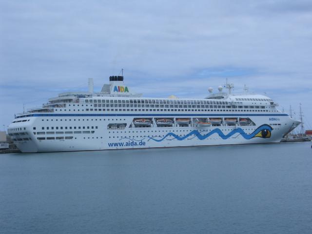 bild130_aida_im_hafen